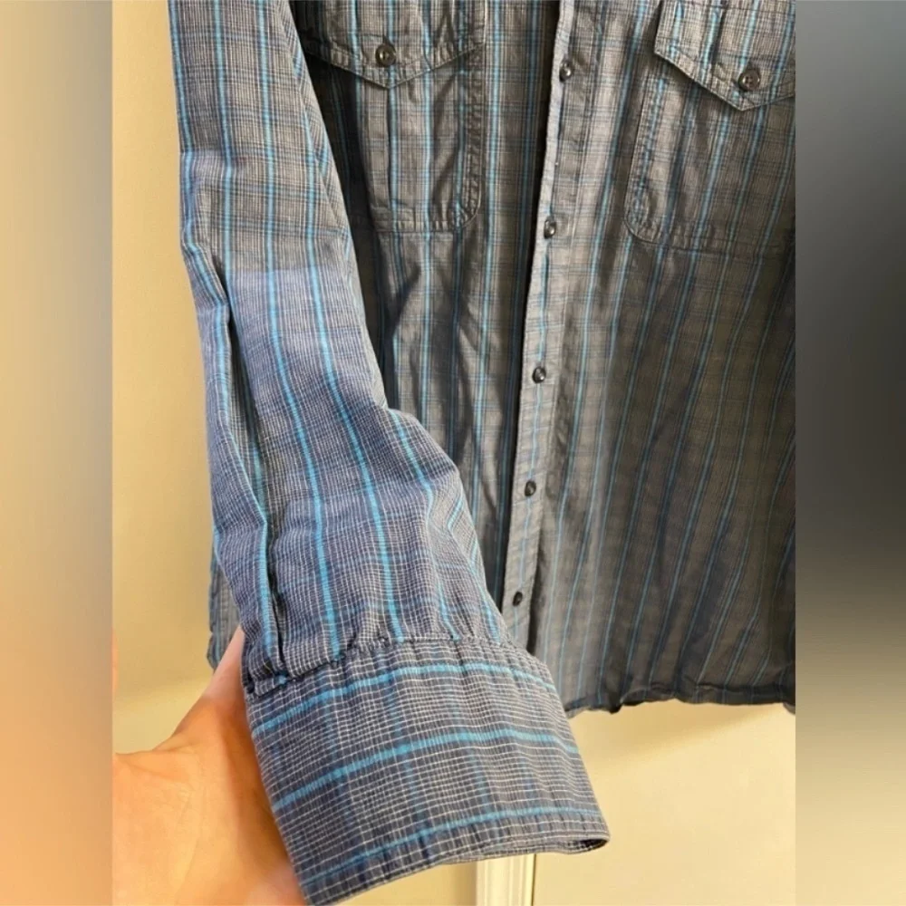 The north face men’s plaid double breasted button up shirt casual. XL‎